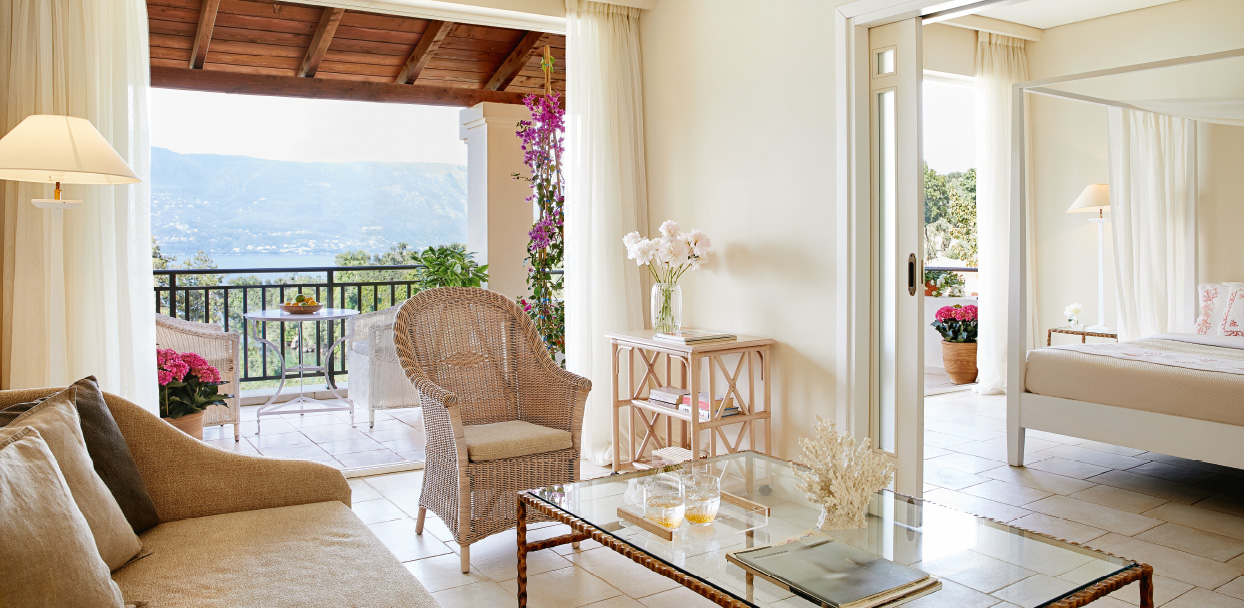 deluxe-bungalow-suite-garden-view-living-room