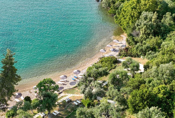 01e-grecotel-eva-palace-crystal-clear-beach-in-corfu-island