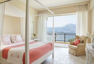 23-panoramic-guestroom-sea-view