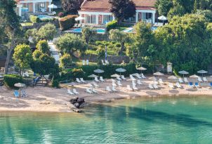28-lounge-at-the-sandy-beach-of-grecotel-eva-palace